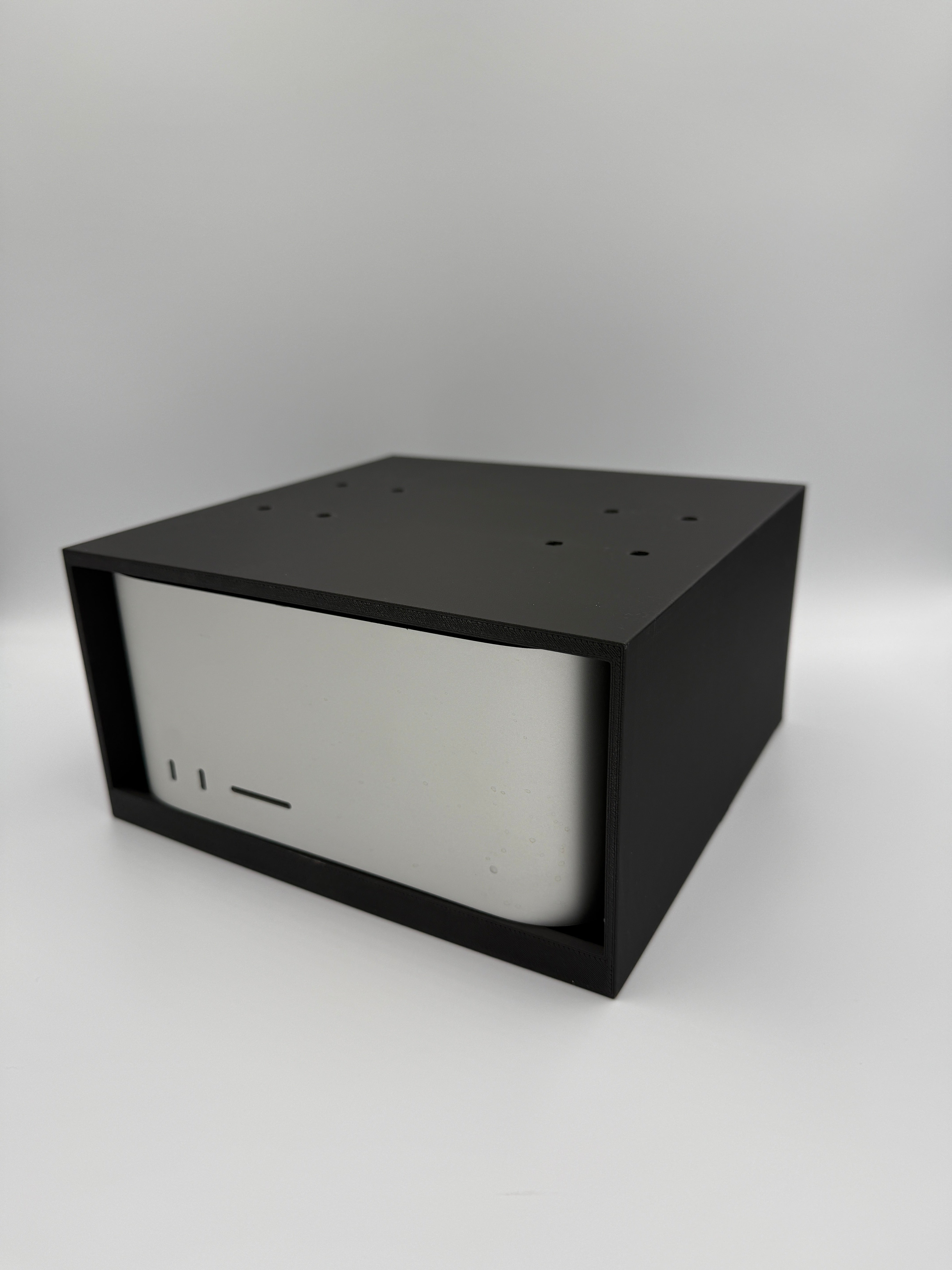 Formada3D — Mac Studio Mount Under Desk Installed Angle